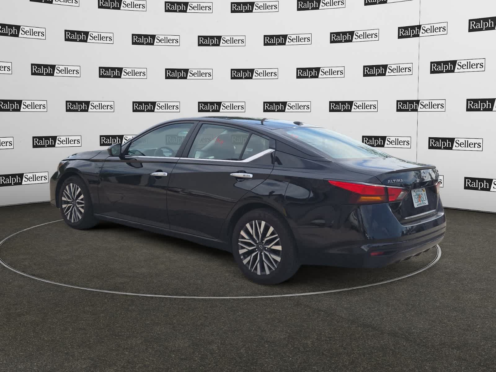 Used 2025 Nissan Altima 2.5 SV FWD image 4