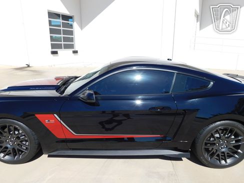 Used 2017 Ford Mustang GT Premium image 14