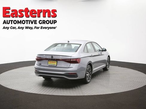 Used 2025 Volkswagen Jetta SE FWD image 38