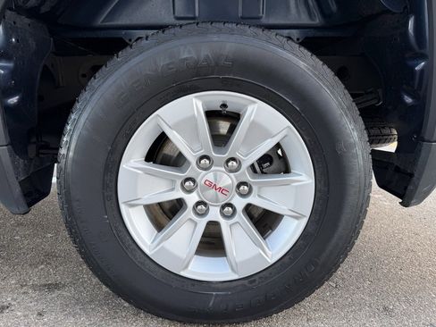 Used 2023 GMC Sierra 1500 SLE image 11