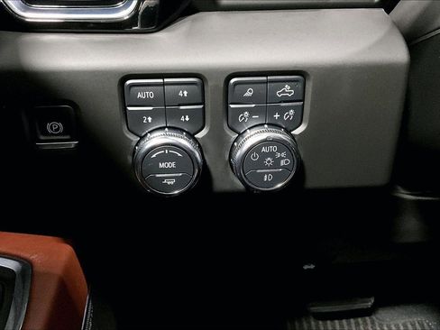 Used 2024 GMC Sierra 1500 Denali Ultimate image 32