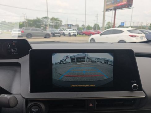 Used 2023 Toyota Prius XLE AWD/4WD image 21