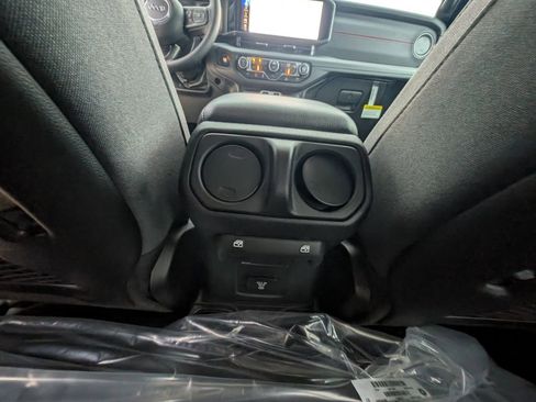 New 2026 Jeep Wrangler Unlimited Rubicon AWD/4WD image 21