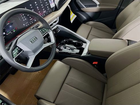 New 2025 Audi Q5 Premium Plus image 23