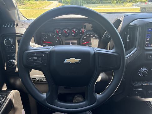 Used 2025 Chevrolet Silverado 2500 Custom w/ Custom Value Package AWD/4WD image 17