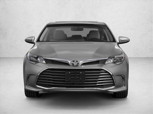 Used 2016 Toyota Avalon Limited image 2