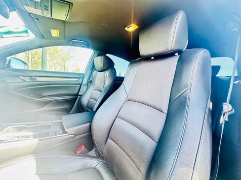Used 2019 Honda Accord Sport image 11