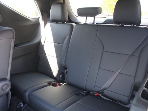 Certified 2025 Chevrolet Traverse High Country w/ LPO, Floor Liner Package AWD/4WD image 25