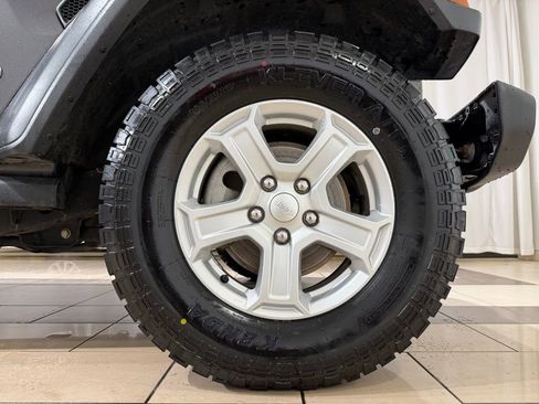 Used 2018 Jeep Wrangler Unlimited Sport S image 9