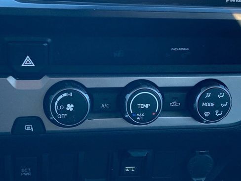 Used 2022 Toyota Tacoma SR w/ SR Convenience Package image 20