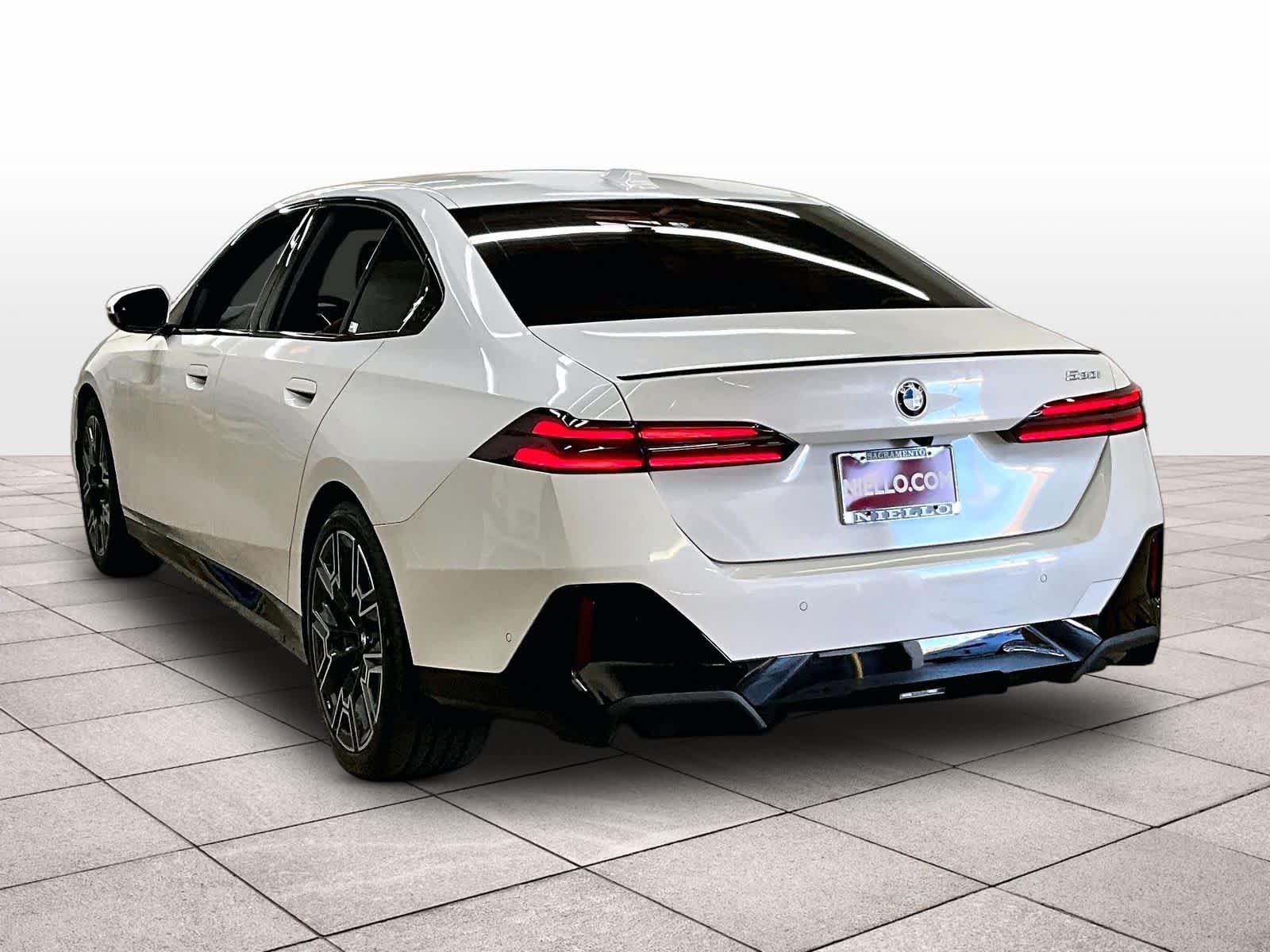 Used 2026 BMW 530i w/ M Sport Package RWD image 15