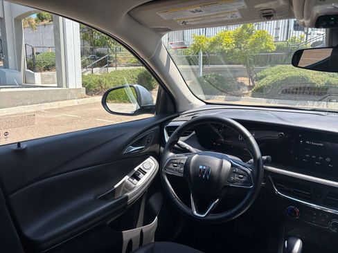 Used 2025 Buick Encore GX Preferred FWD image 33