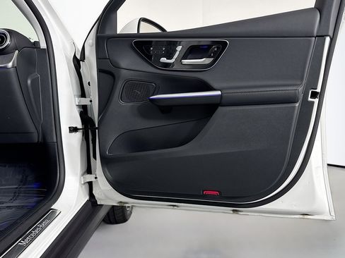 Certified 2025 Mercedes-Benz GLC 300 4MATIC image 24