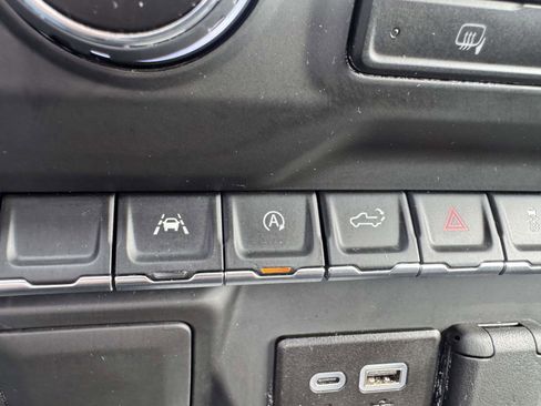 Used 2025 Chevrolet Silverado 1500 W/T image 28