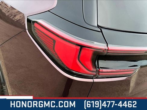 Used 2025 GMC Acadia Elevation image 23