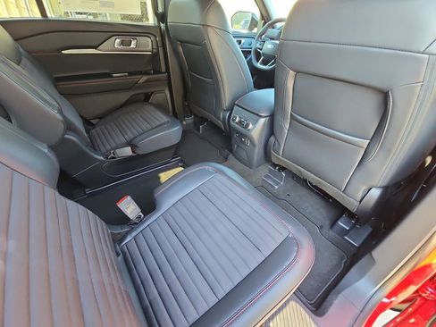 New 2026 Ford Explorer ST-Line w/ ST-Line Street Pack image 11