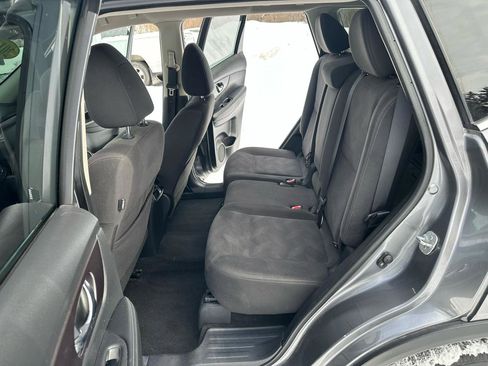 Used 2016 Nissan Rogue SV image 9