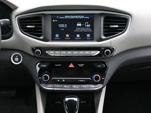 Used 2018 Hyundai Ioniq Blue FWD image 17