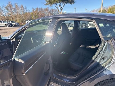 Used 2022 Tesla Model S image 14