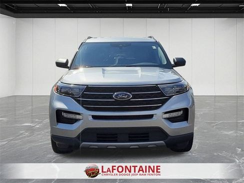 Used 2022 Ford Explorer XLT w/ Equipment Group 202A image 12