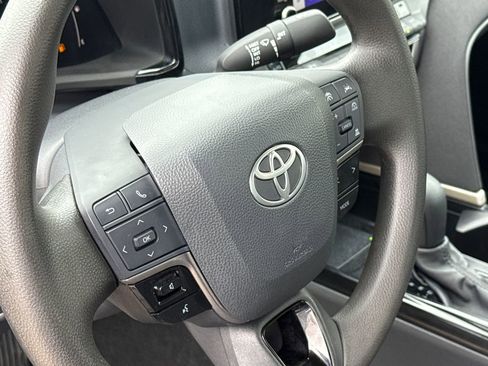 Used 2025 Toyota Camry LE w/ Convenience Package FWD image 29