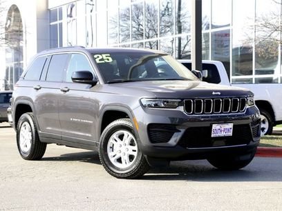 Used 2025 Jeep Grand Cherokee Laredo