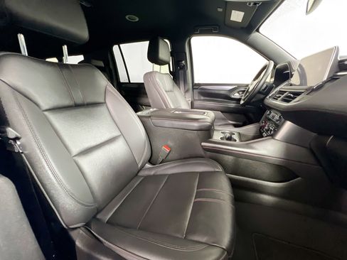 Used 2024 Chevrolet Suburban RST RWD image 31