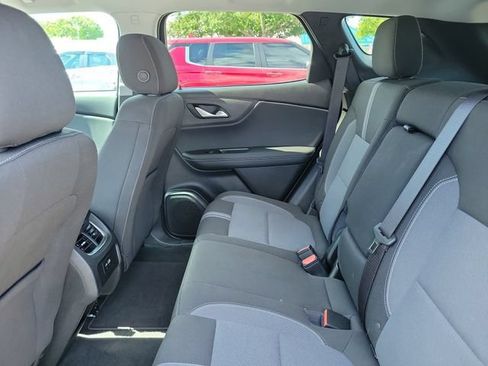 Used 2025 Chevrolet Blazer LT FWD image 12