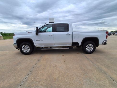 Used 2025 Chevrolet Silverado 2500 LT AWD/4WD image 5