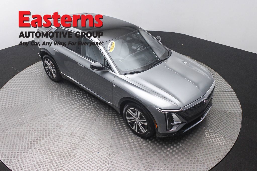 Used 2024 Cadillac Lyriq Luxury RWD image 3