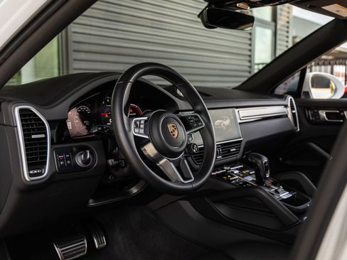 Certified 2023 Porsche Cayenne S AWD/4WD image 4