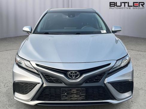 Used 2022 Toyota Camry XSE image 4