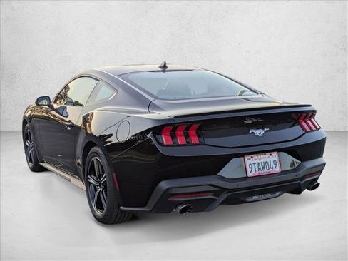 Used 2025 Ford Mustang Premium image 8