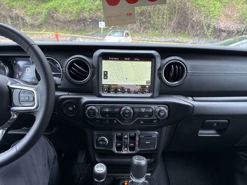 Used 2023 Jeep Wrangler Unlimited Sahara AWD/4WD image 24