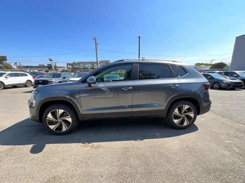 New 2026 Volkswagen Taos SE AWD/4WD image 5