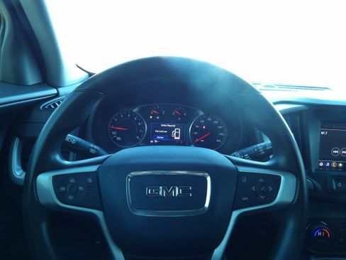 Used 2022 GMC Terrain SLE w/ Driver Convenience Package FWD image 14