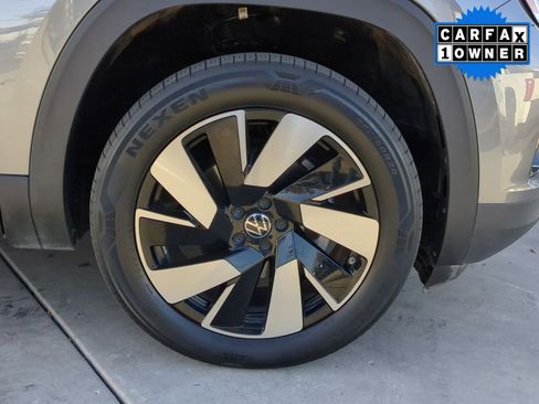 Used 2024 Volkswagen Atlas Cross Sport SE image 29