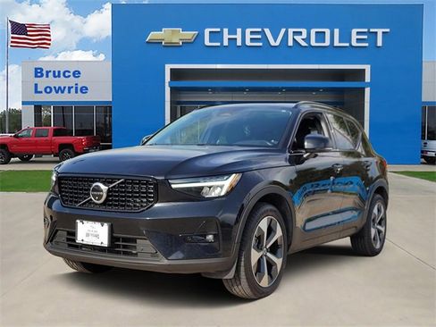 Used 2023 Volvo XC40 B4 Ultimate image 1