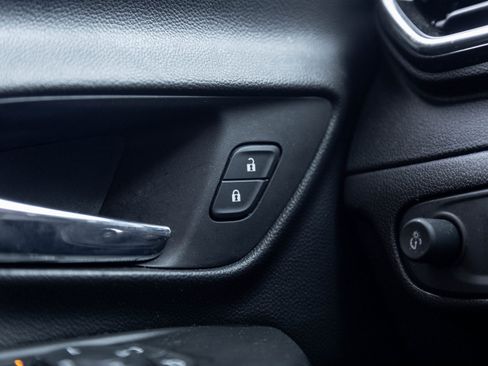 Used 2022 Chevrolet Bolt LT image 19