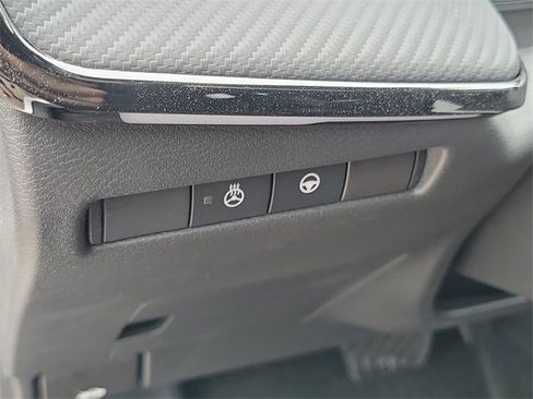 New 2025 Nissan Kicks SR w/ SR Premium Package image 7