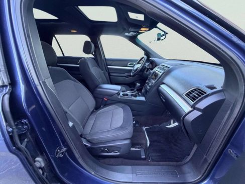 Used 2016 Ford Explorer XLT w/ Equipment Group 201A FWD image 28