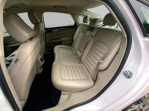 Used 2020 Ford Fusion SEL FWD image 21