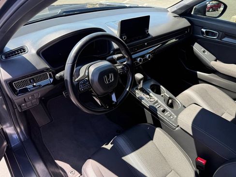 Used 2025 Honda Civic Sport image 9