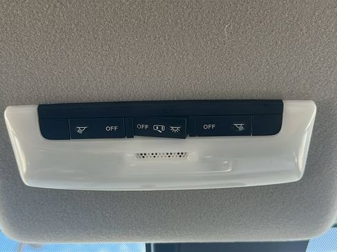 Used 2025 Nissan Versa SV w/ Trunk Package FWD image 30
