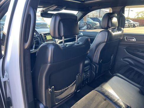 Used 2018 Jeep Grand Cherokee Altitude AWD/4WD image 10