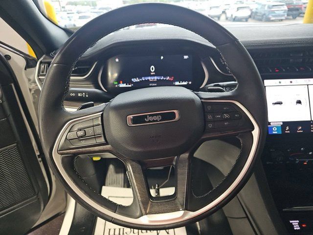 Used 2024 Jeep Grand Cherokee Limited w/ Luxury Tech Group II AWD/4WD image 12
