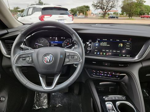 Used 2023 Buick Envision Essence image 6