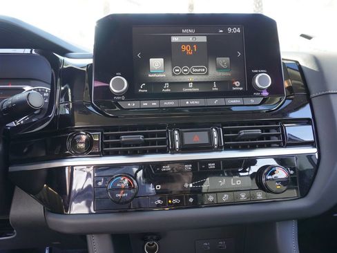 New 2025 Nissan Pathfinder SV image 20