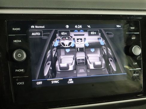 Used 2020 Volkswagen Atlas Cross Sport SEL R-Line AWD/4WD image 36