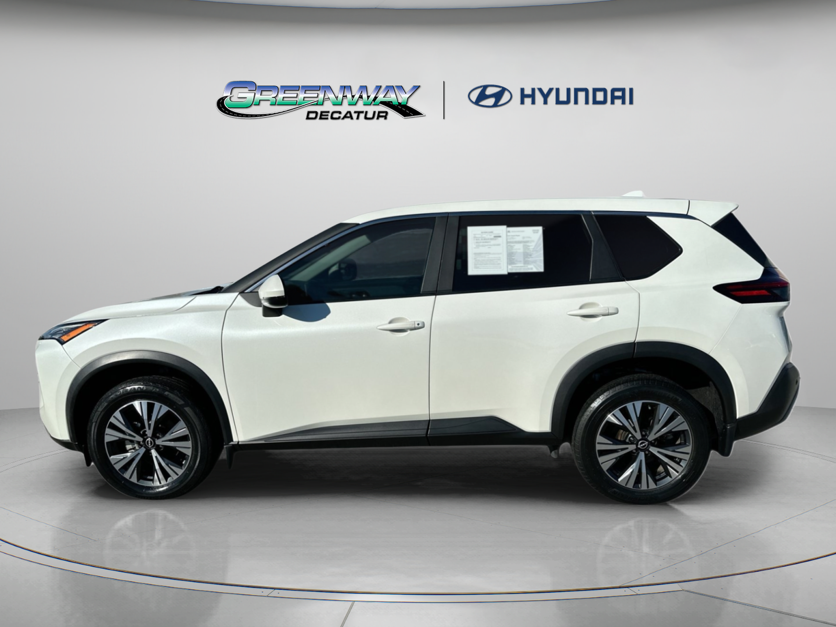 Used 2023 Nissan Rogue SV FWD image 5